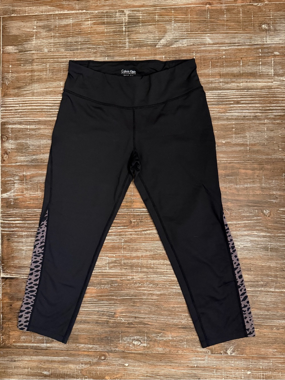 Calvin Klein Quick Dry Black Capri Leggings with Leopard Side Stripes Sz M